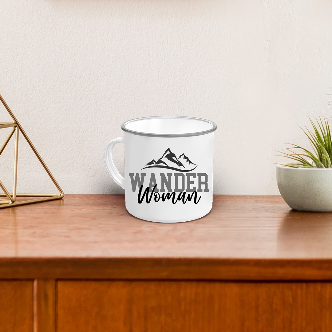 Emaille-Tasse-Wanderwoman-Hintergrund